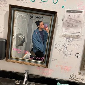 Meet your Posher, Izzy